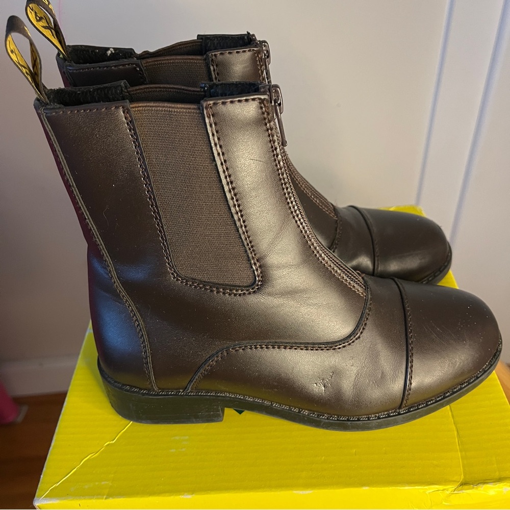 Saxon Equileather Zip Front Brown Kids Sz 5 Boots